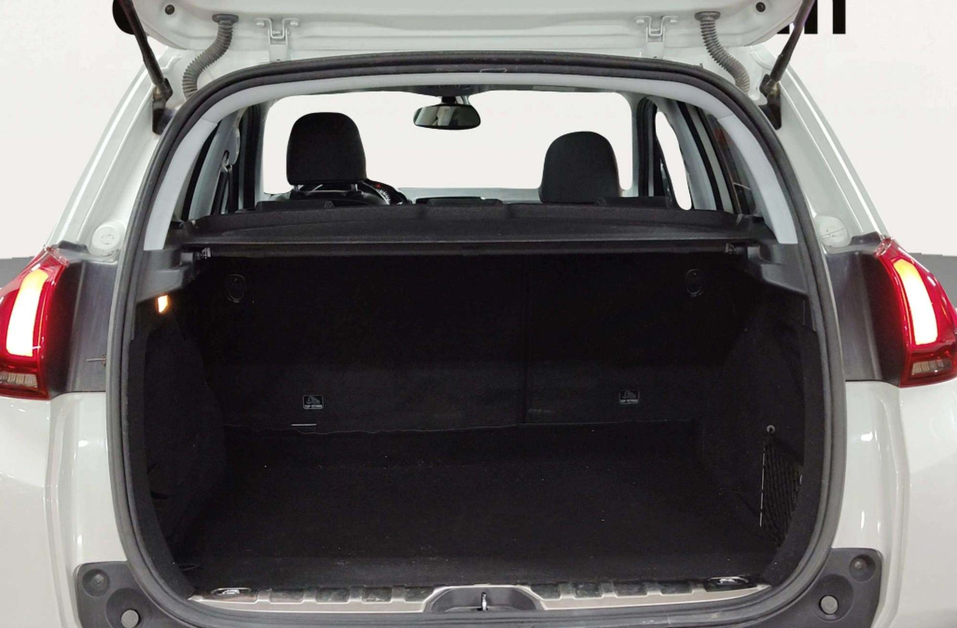 Peugeot 2008 BlueHDi 120 Allure - foto 17