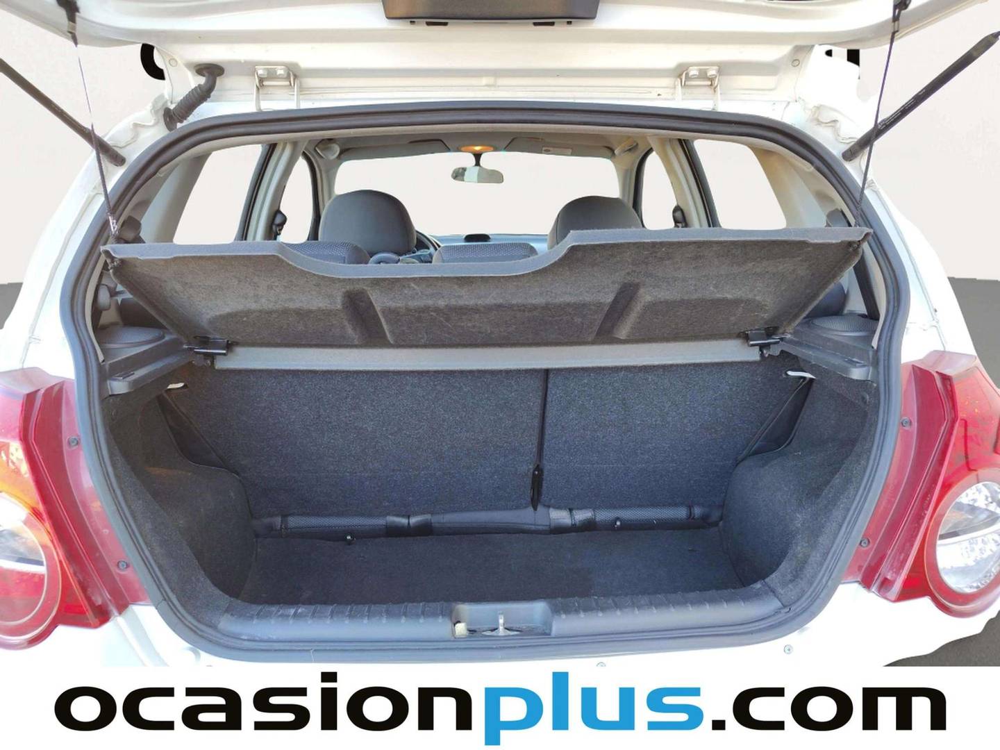 Fotos maletero Chevrolet Aveo Chevrolet Aveo 1.2 16v LS (84 CV)