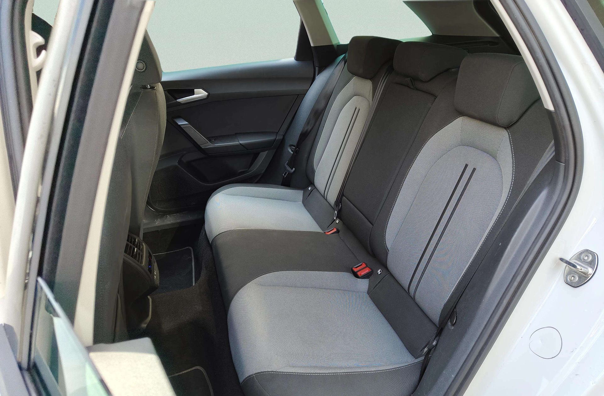 SEAT León ST 2.0 TDI Style XL DSG - foto 10