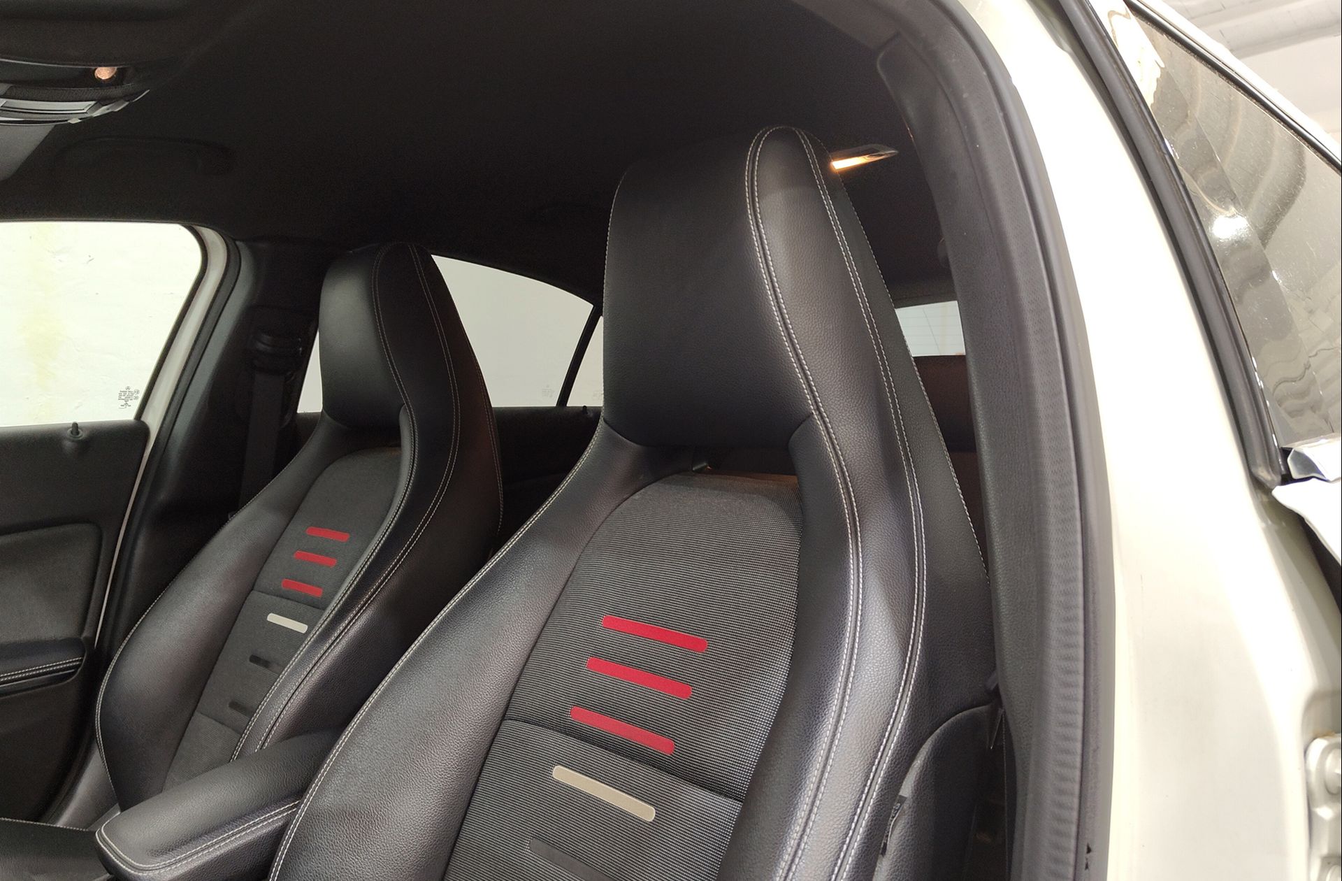Mercedes-Benz Clase A 200 d Paquete AMG - foto 7
