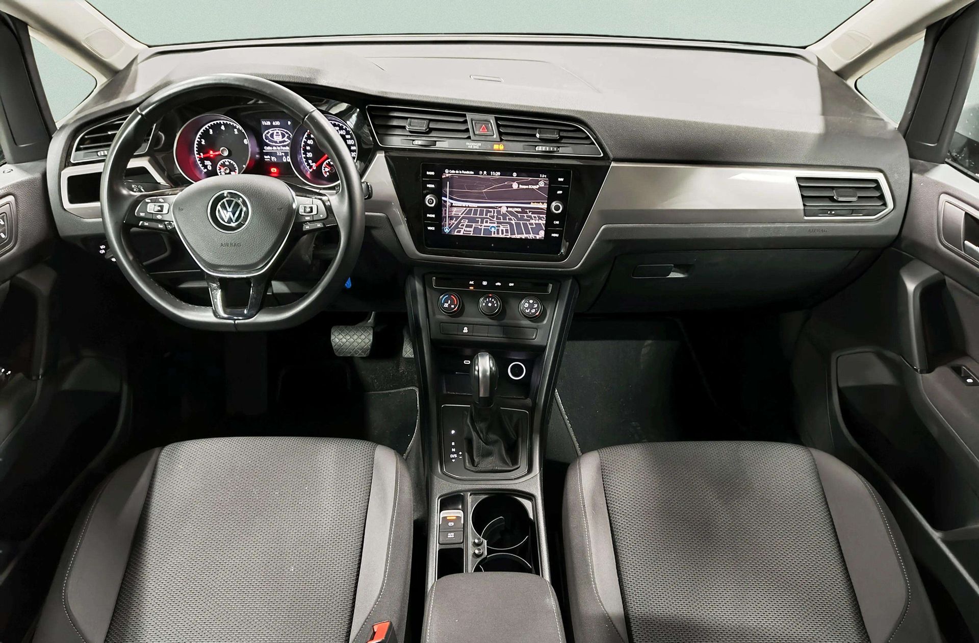 Volkswagen Touran Business Navi 1.5 TSI DSG - foto 6