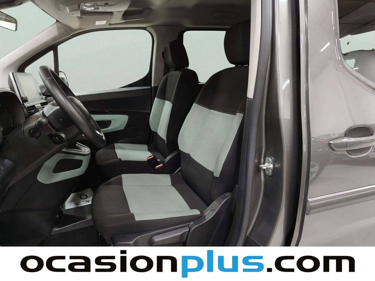 Foto asientos delanteros Citroën Berlingo Citroën Berlingo Combi BlueHDi 130 S&S Talla M 100 años (130 CV)