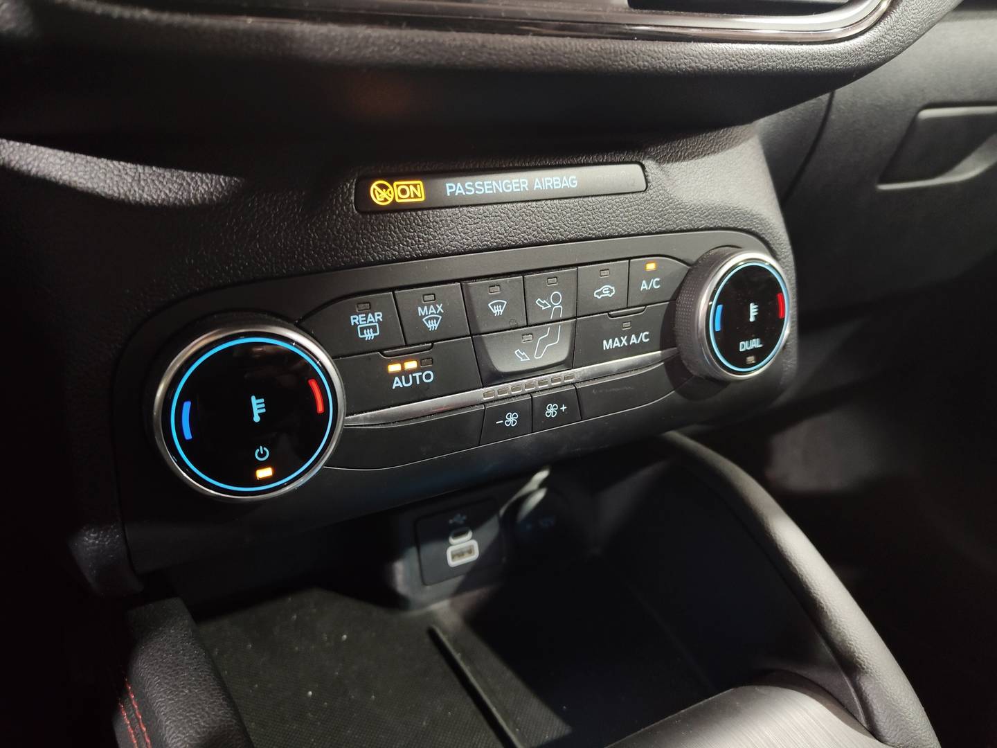 Extras del Ford Kuga Ford Kuga 2.5 Duratec FHEV ST-Line Auto (190 CV)