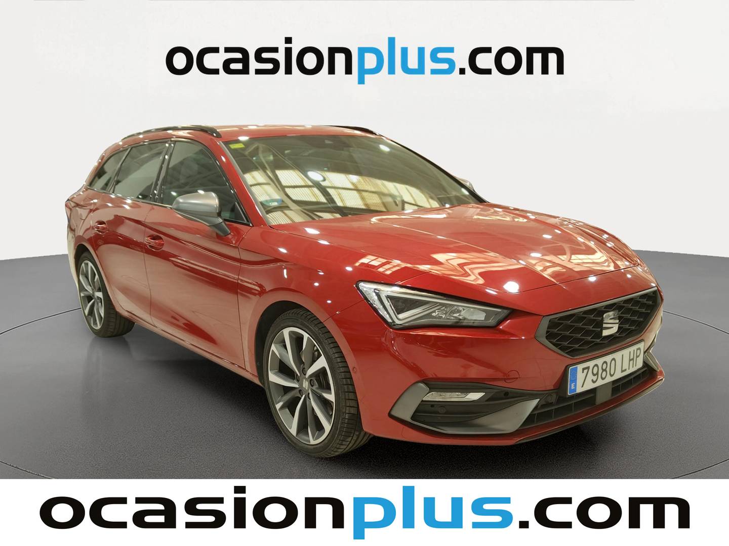 Foto delantera Seat León Seat León ST 1.5 eTSI S&S FR DSG (150 CV) derecha