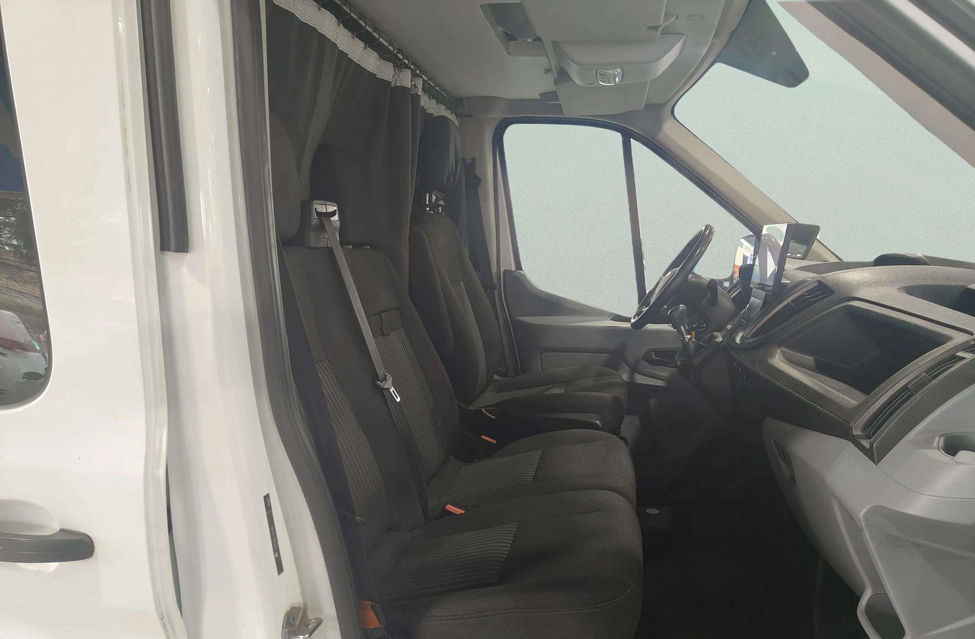 Ford Transit Furgon 350 DC L3H2 Trend FWD - foto 26