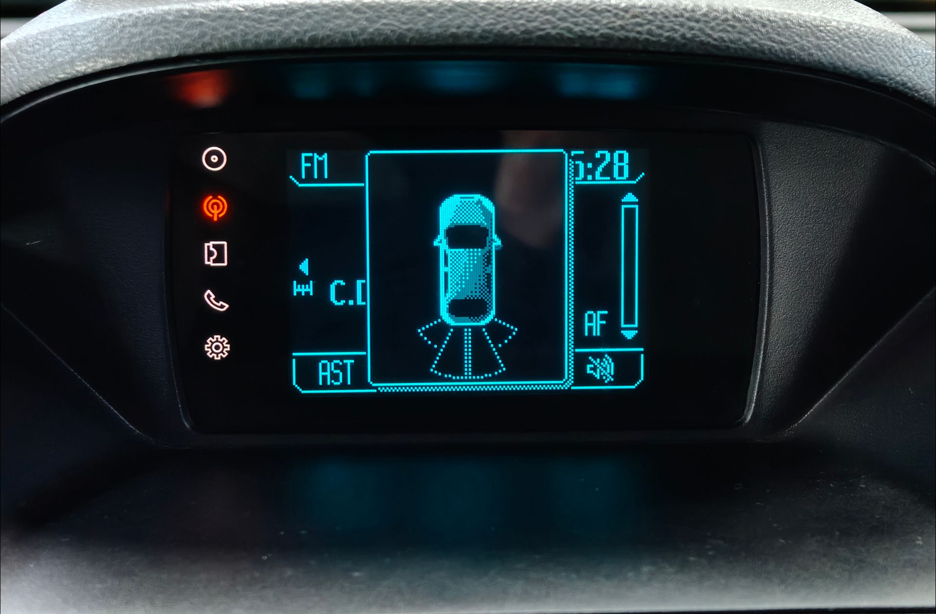 Ford Tourneo Courier 1.0 EcoBoost Titanium - foto 7