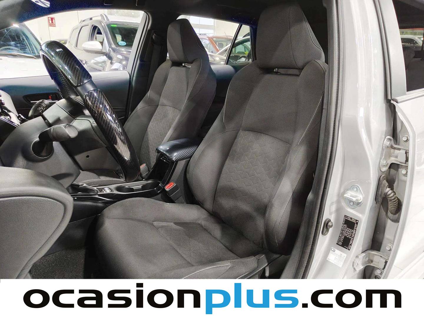 Foto asientos delanteros Toyota Corolla Toyota Corolla Touring Sports 125H Active Tech E-CVT (122 CV)