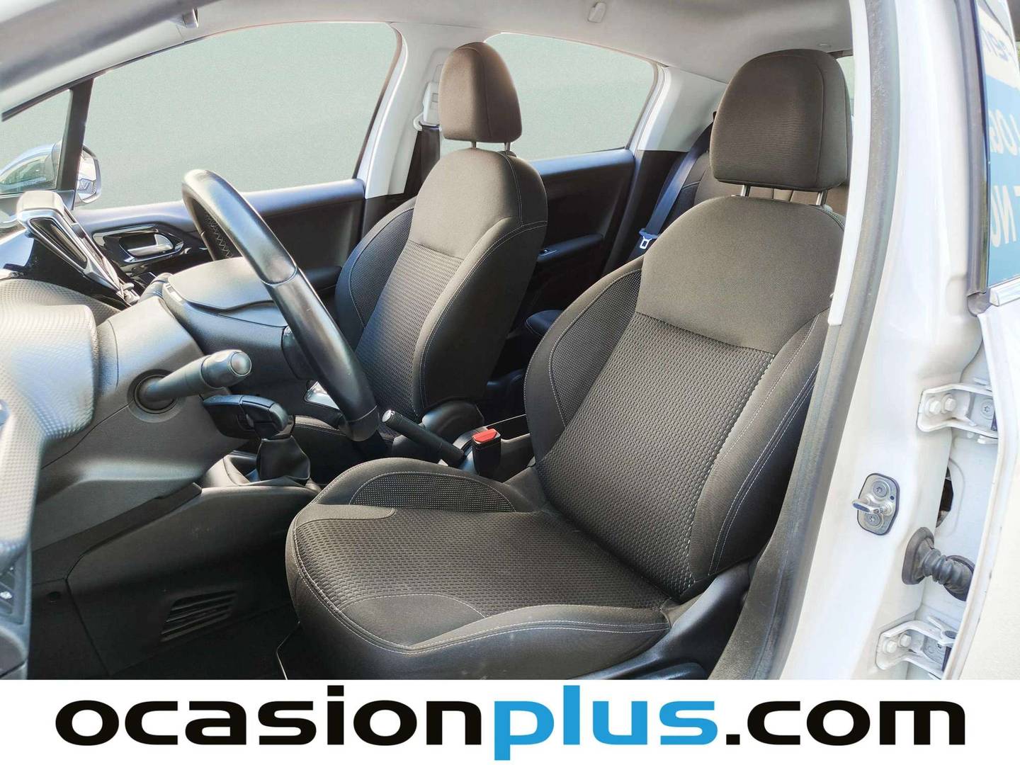 Foto asientos delanteros Peugeot 208 Peugeot 208 PureTech 82 S&S Tech Edition (82 CV)