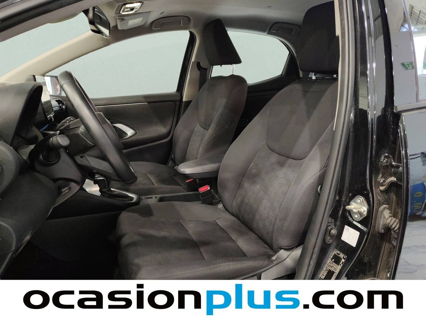 Foto asientos delanteros Toyota Yaris Toyota Yaris 120H Active Plus (116 CV)