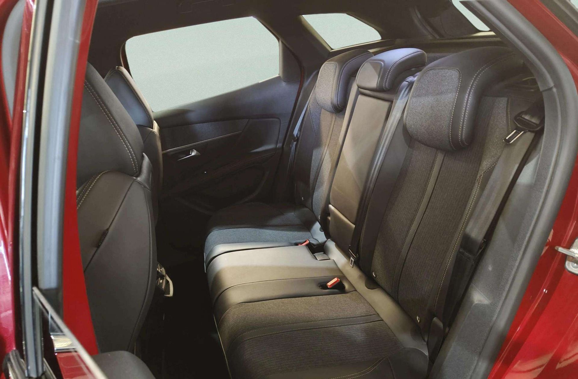 Peugeot 3008 PureTech 130 GT Line - foto 15