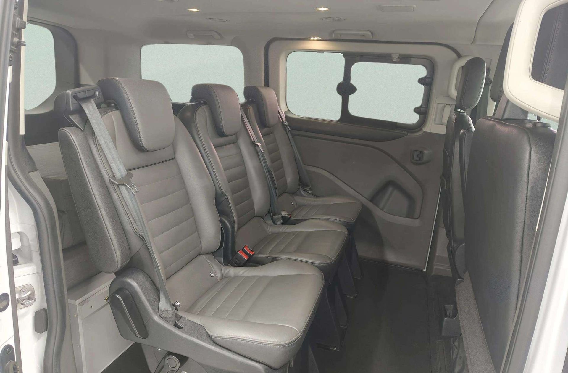Ford Tourneo Custom 2.0 EcoBlue L1 Sport Semi Camperizada 9 plazas - foto 19