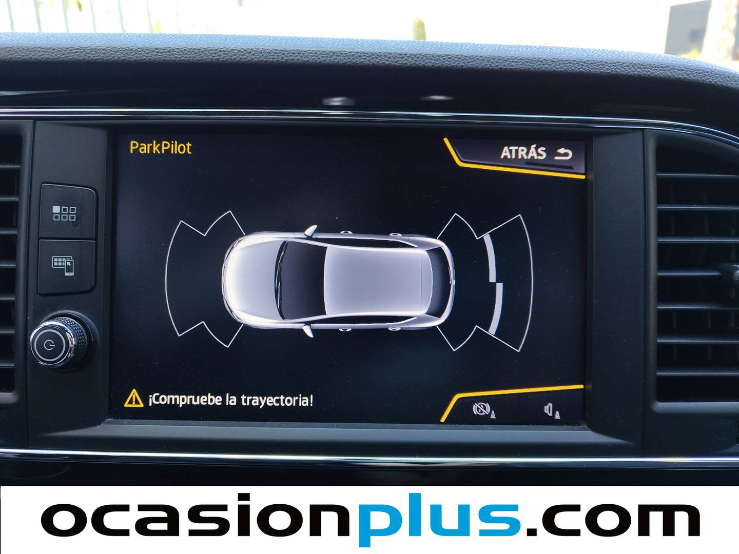 Equipamiento del Seat León Seat León 2.0 TDI S&S FR Plus  (184 CV)