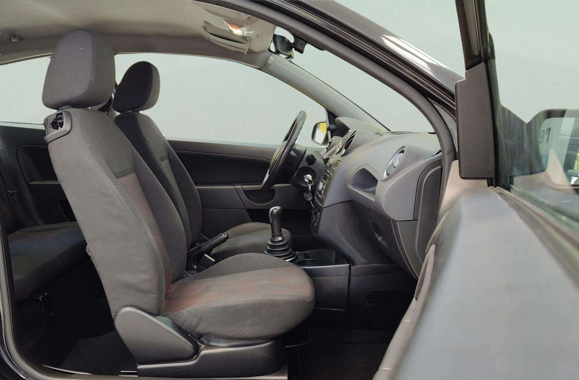 Ford Fiesta 1.6 TDCi Coupé Trend - foto 13