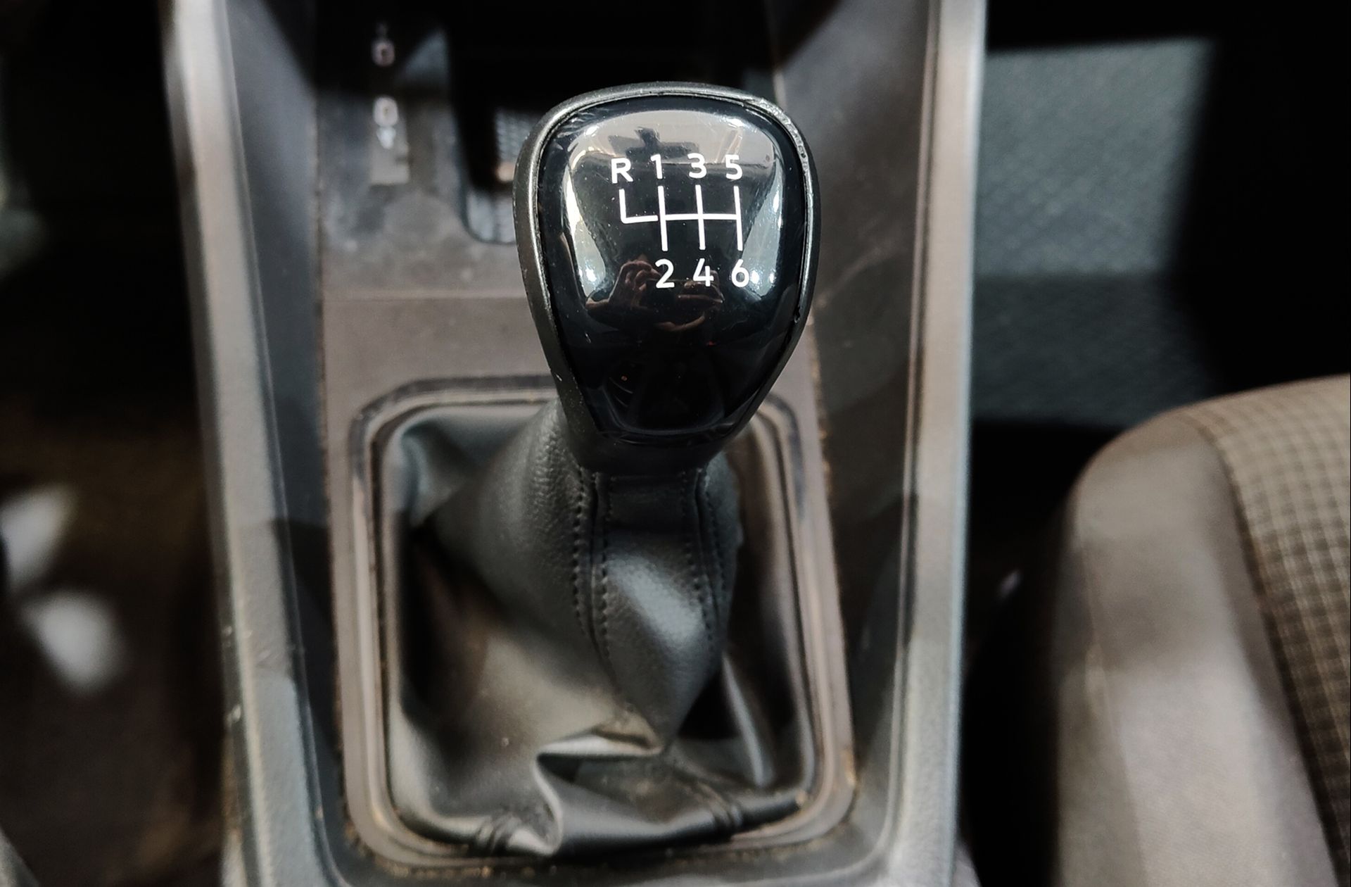 Volkswagen Caddy Cargo 2.0 TDI - foto 5