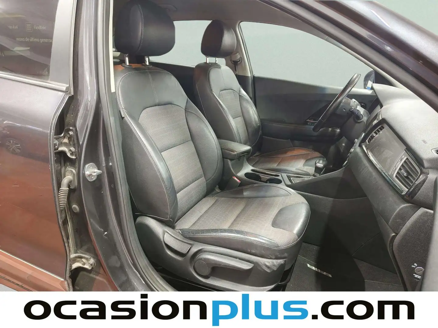 Foto KIA Niro Kia Niro 1.6 GDi Híbrido Enchufable Emotion (141 CV)