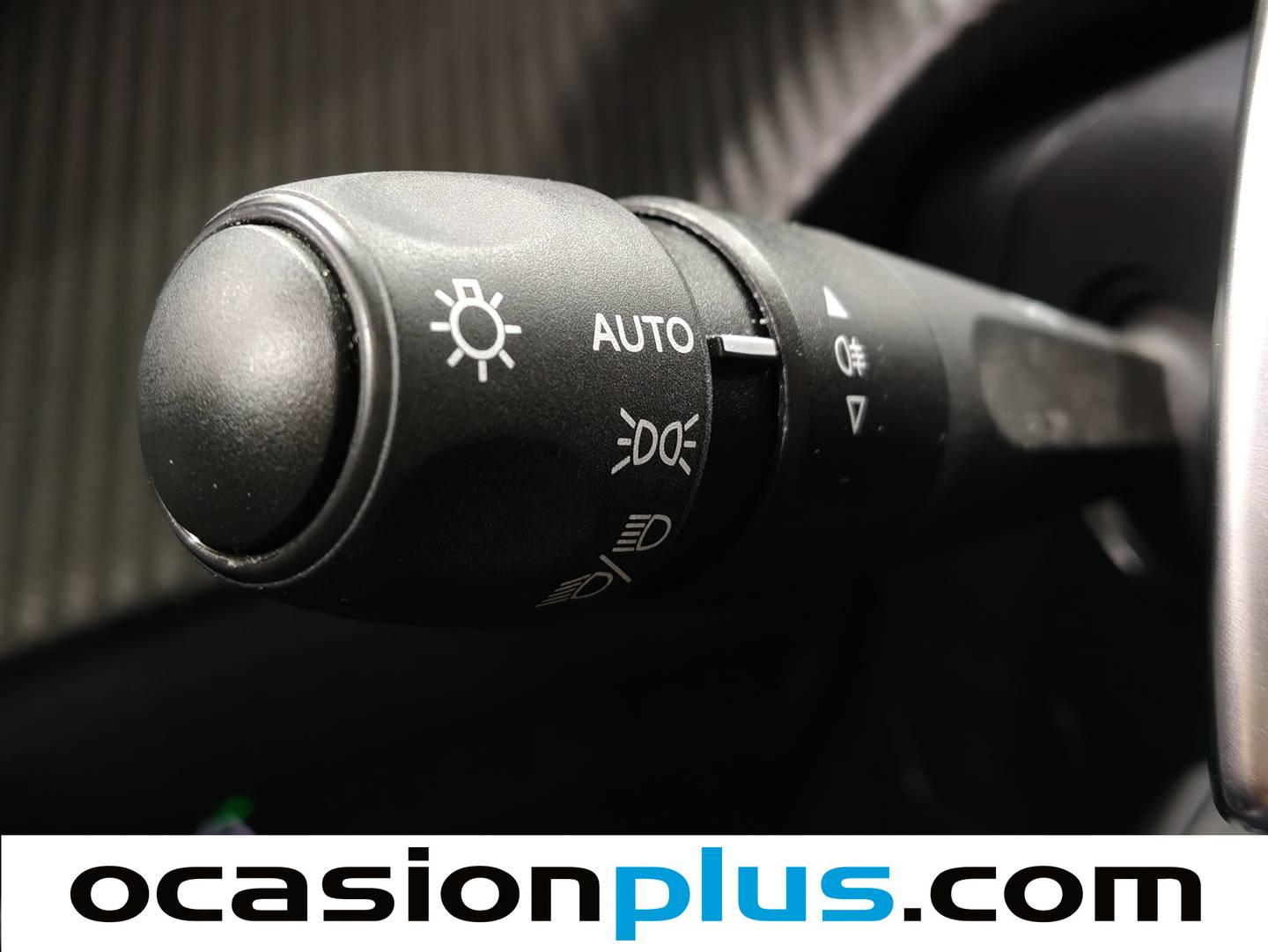 Paquetes del Peugeot 2008 Peugeot 2008 Allure Hybrid eDCS6 (136 CV)