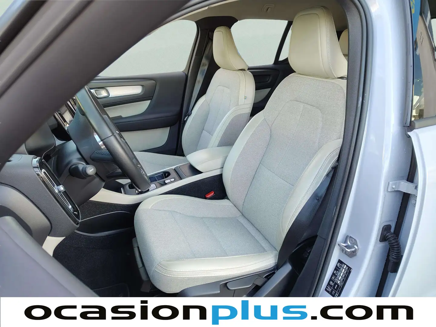 Foto Volvo XC40 Volvo XC40 T3 Business Plus Auto (163 CV)