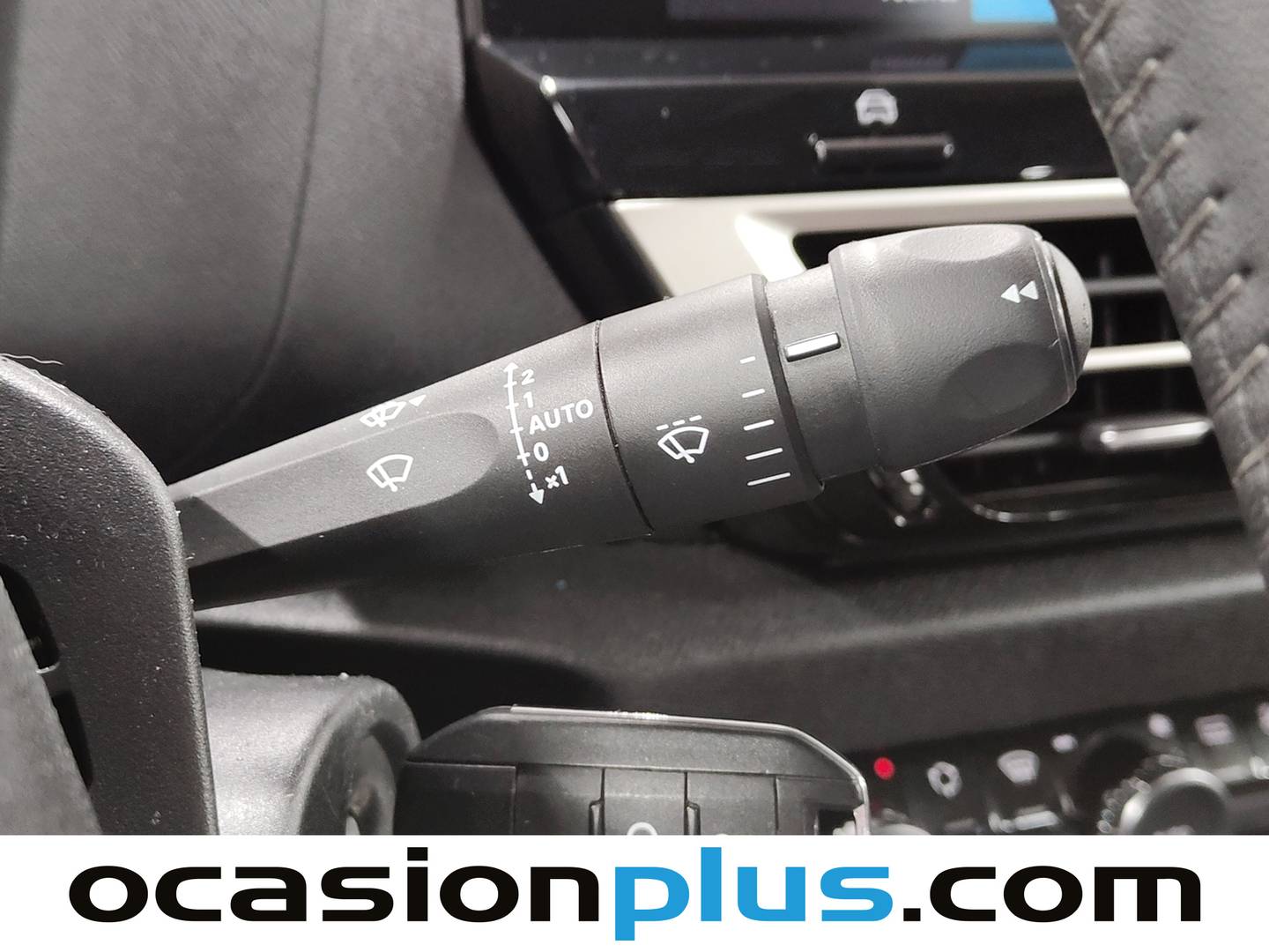 Citroën C4 Citroën C4 BlueHDi 130 S&S Plus EAT8 (131 CV) automático