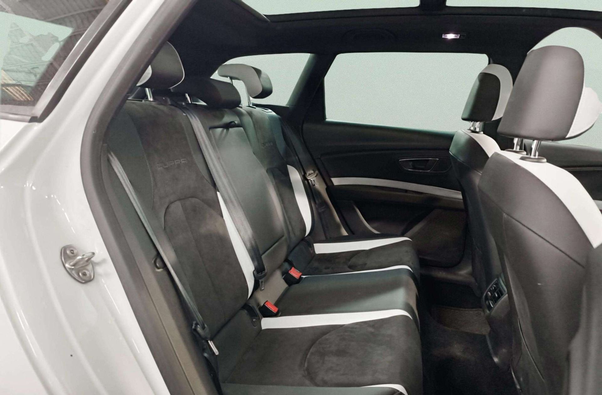 SEAT León ST 2.0 TSI Cupra DSG - foto 20