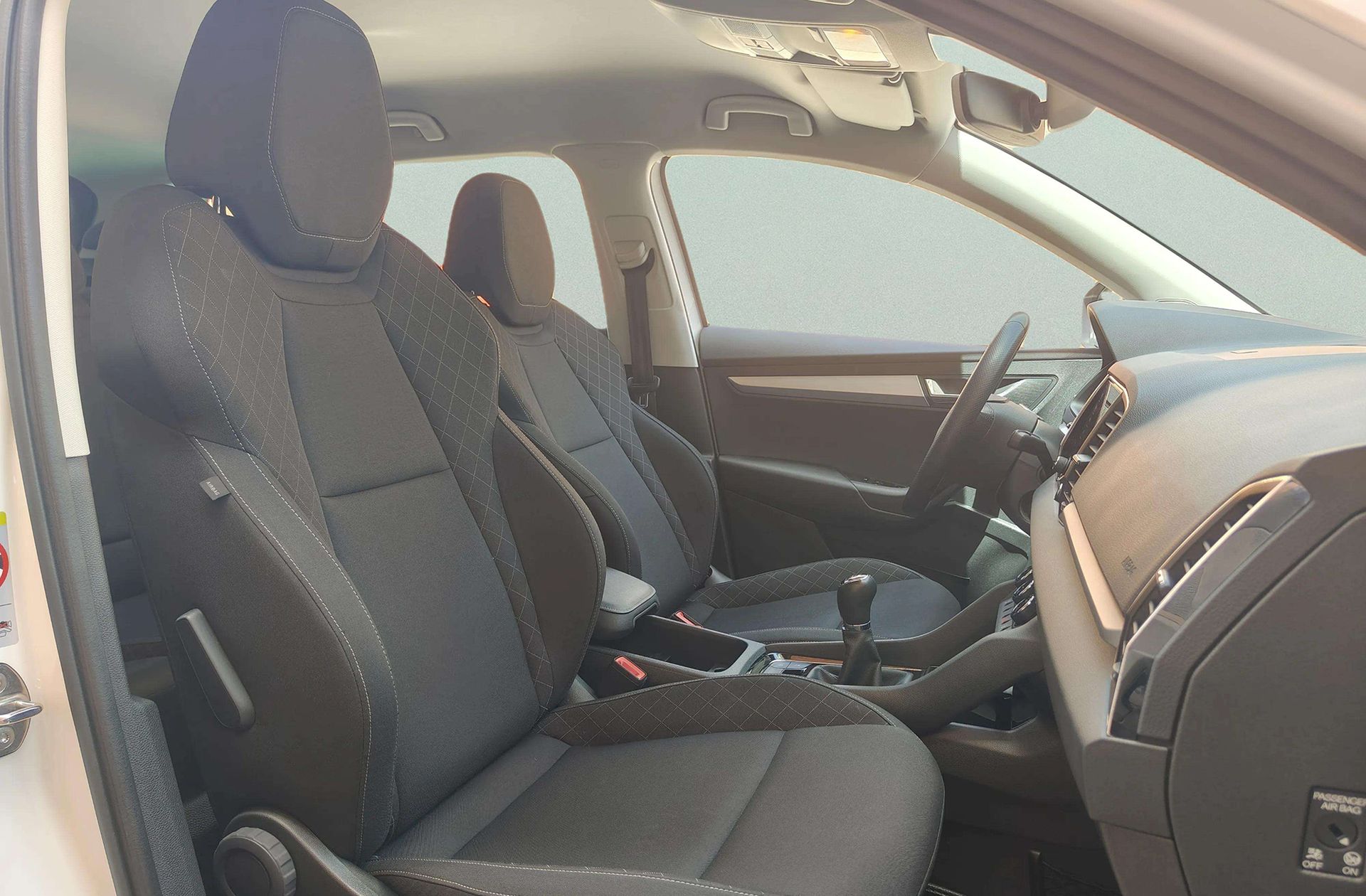Škoda Karoq 1.6 TDI Ambition - foto 16