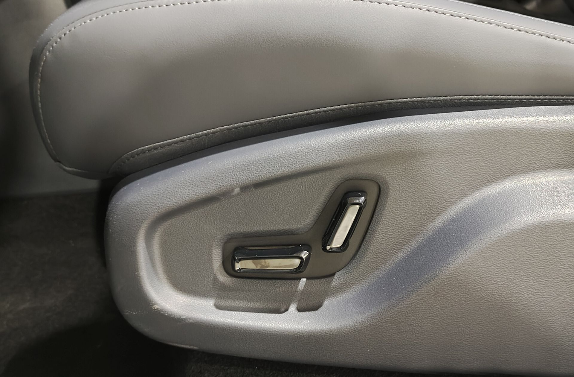 Geely Starray EM-i 1.5 PHEV Pro - foto 13