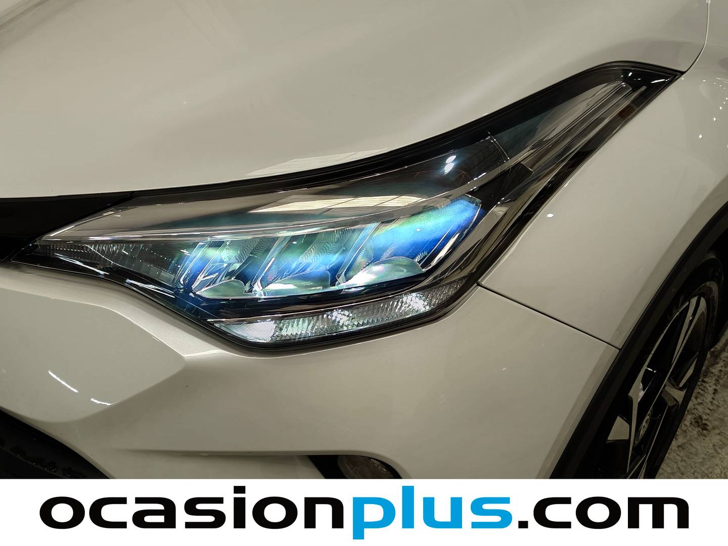 Equipamiento del Toyota C-HR Toyota C-HR 180H Advance (184 CV)