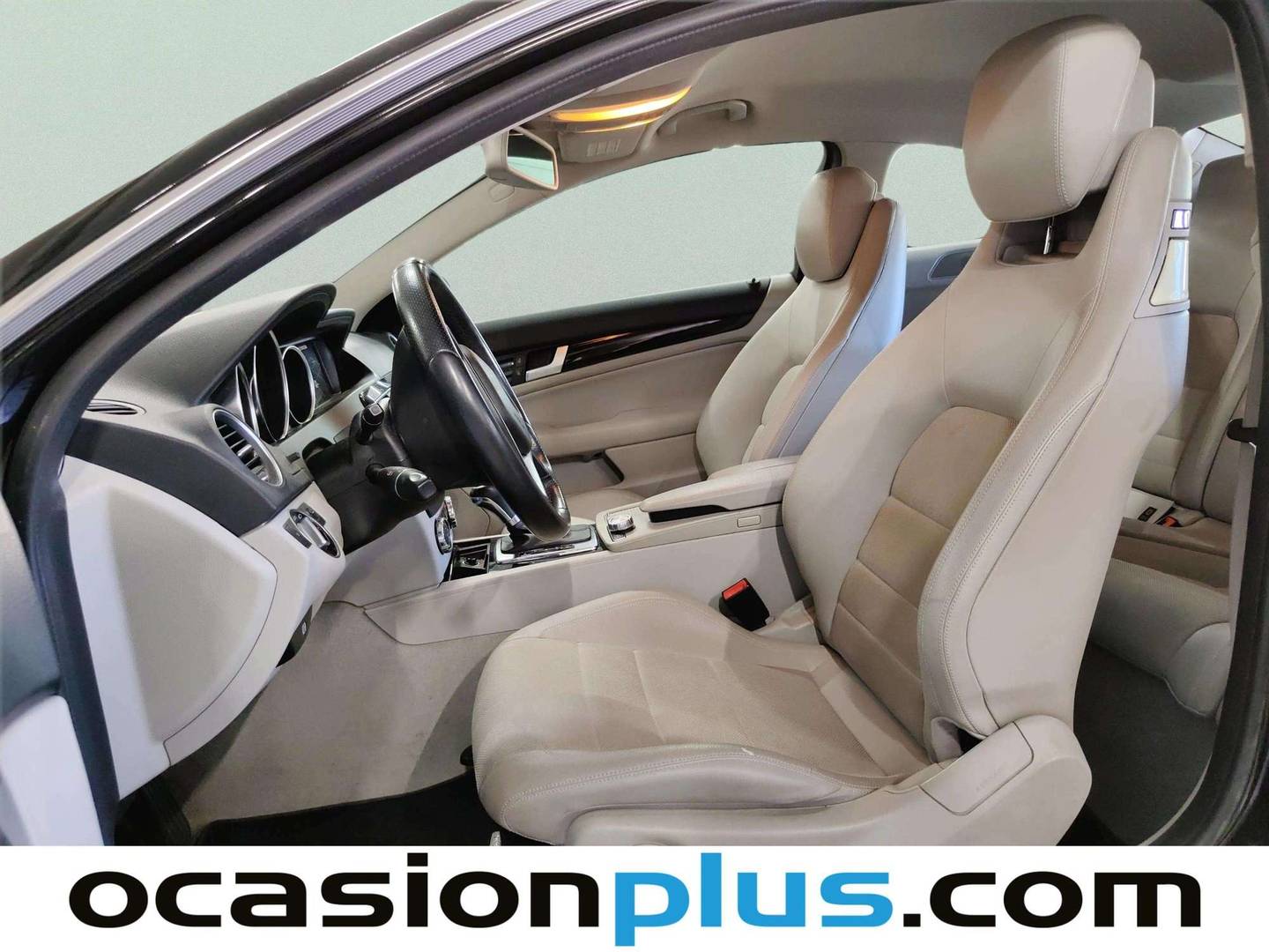 Foto asientos delanteros Mercedes Clase C Mercedes Clase C Coupe 250 CDI Blue Efficiency (204 CV)