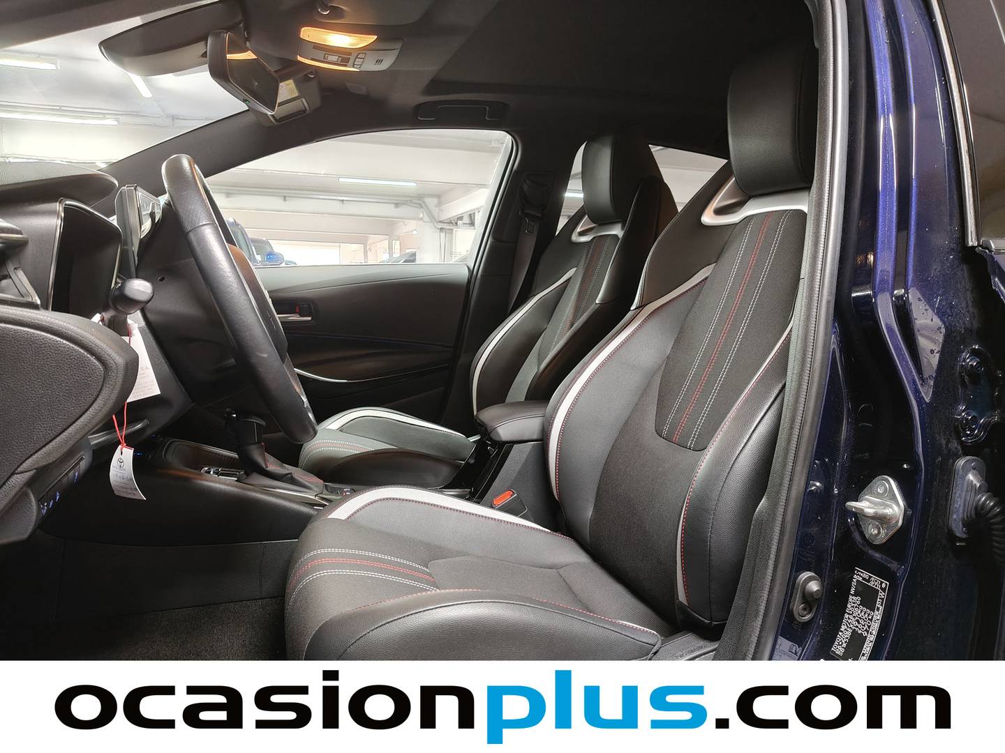 Foto asientos delanteros Toyota Corolla Toyota Corolla 180H GR-SPORT E-CVT (184 CV)