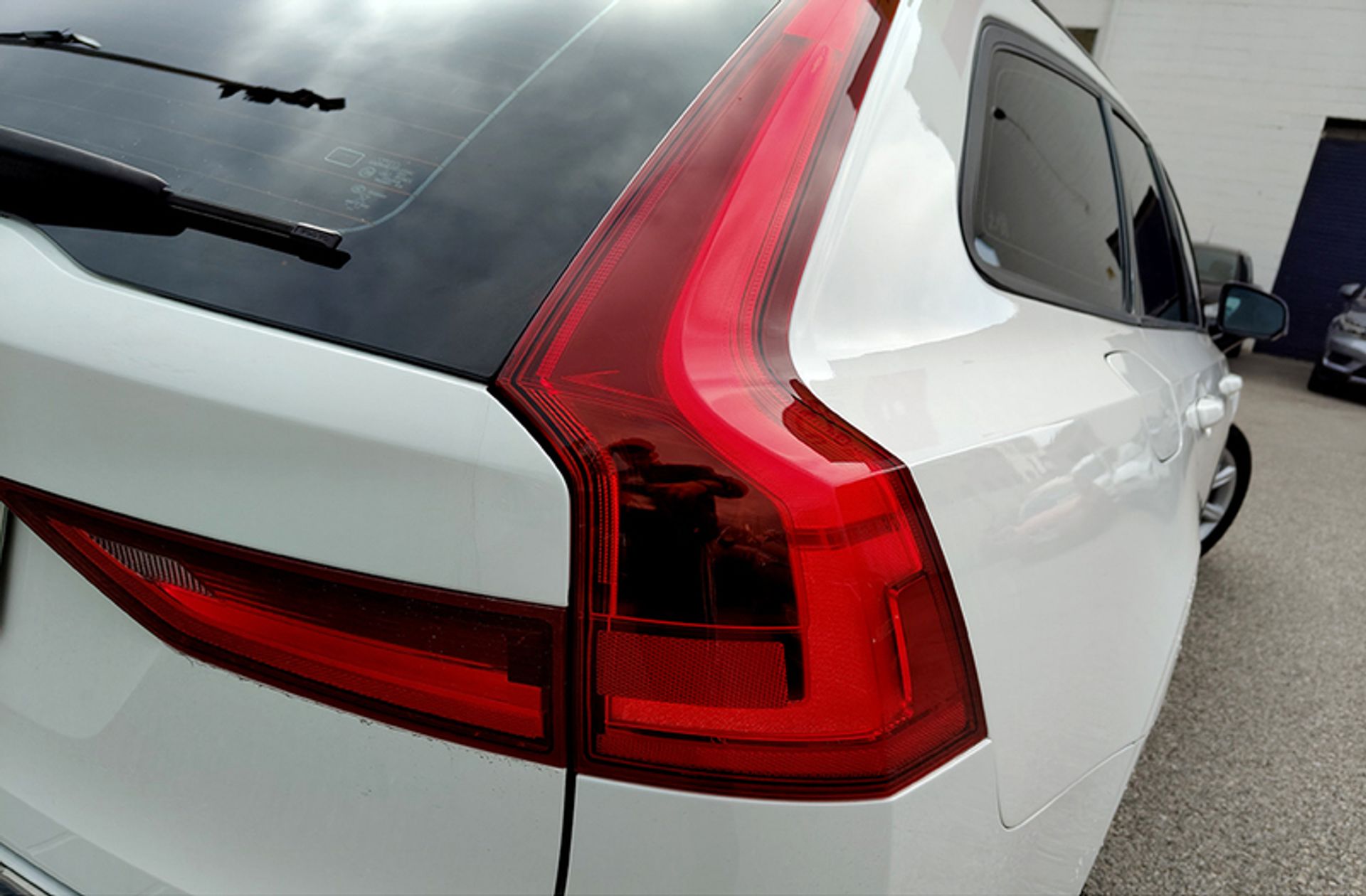 Volvo V90 D4 Momentum - foto 16