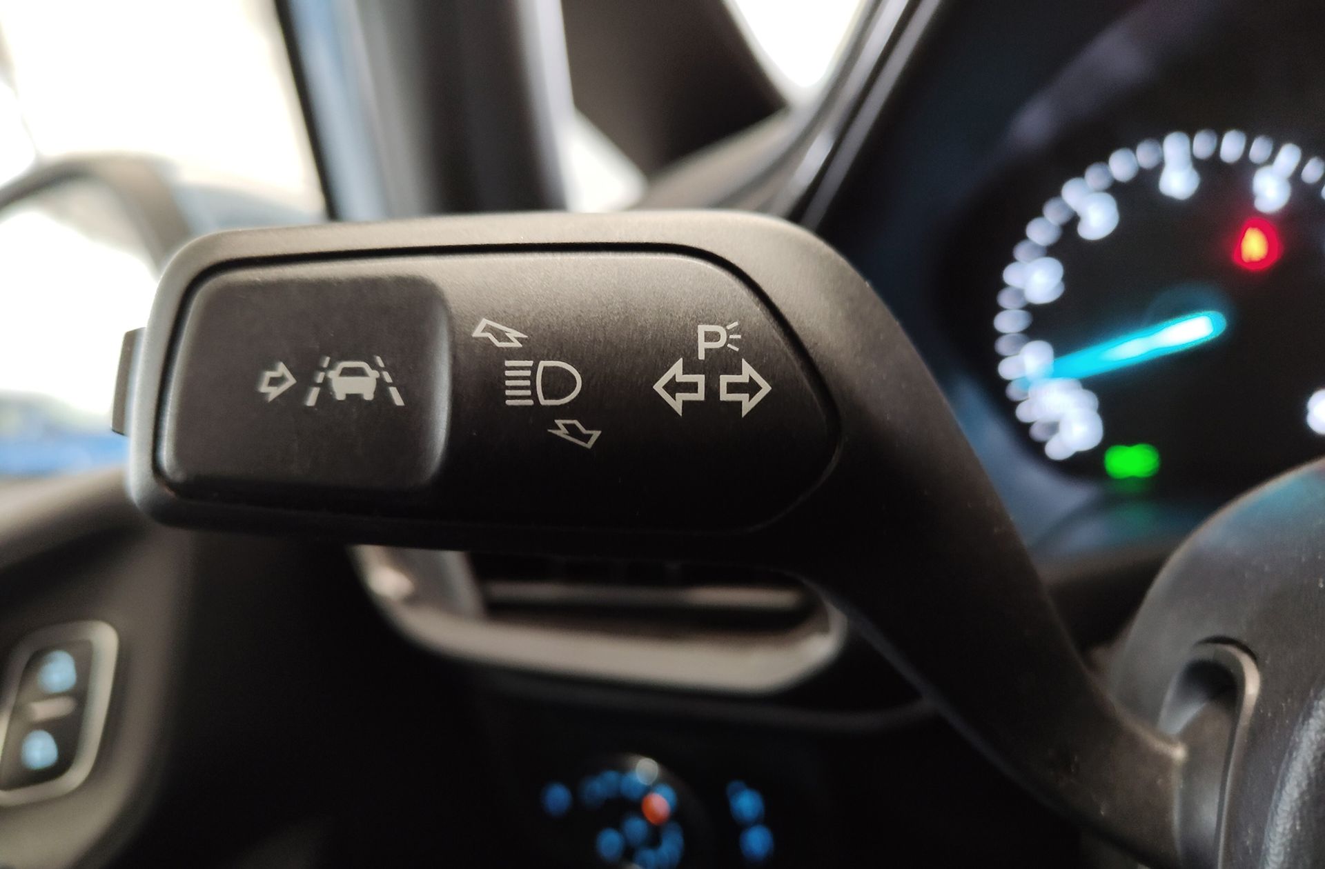 Ford Fiesta 1.0 EcoBoost MHEV ST-Line - foto 25