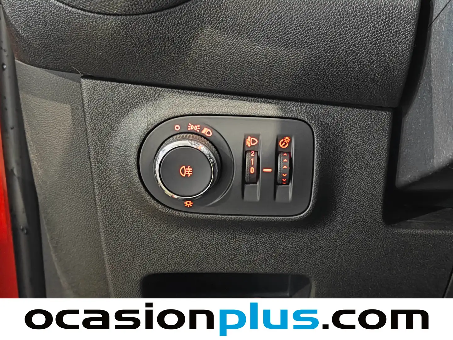 Foto Opel Adam Opel Adam 1.4 XEL Rocks (87 CV)