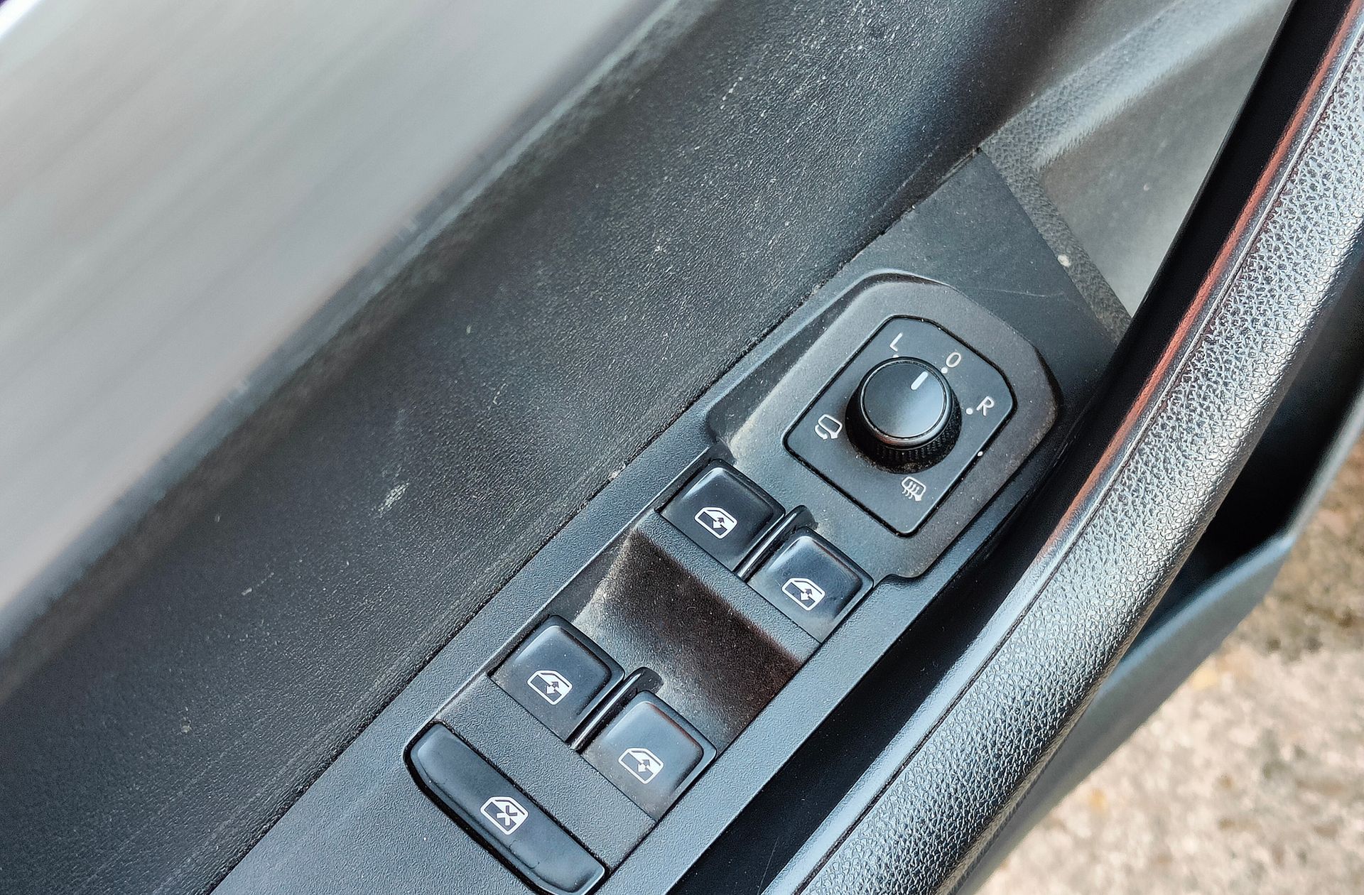 Škoda Karoq 1.0 TSI Ambition - foto 32