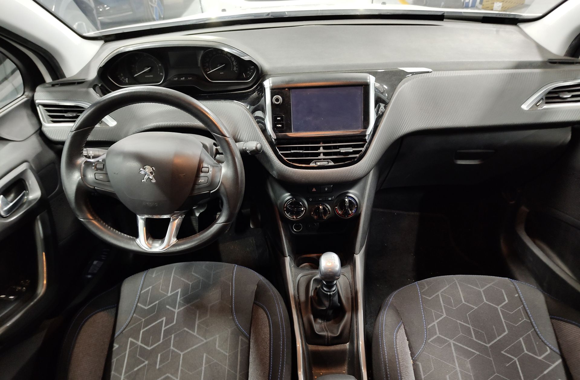 Peugeot 2008 BlueHDi 100 Style - foto 7