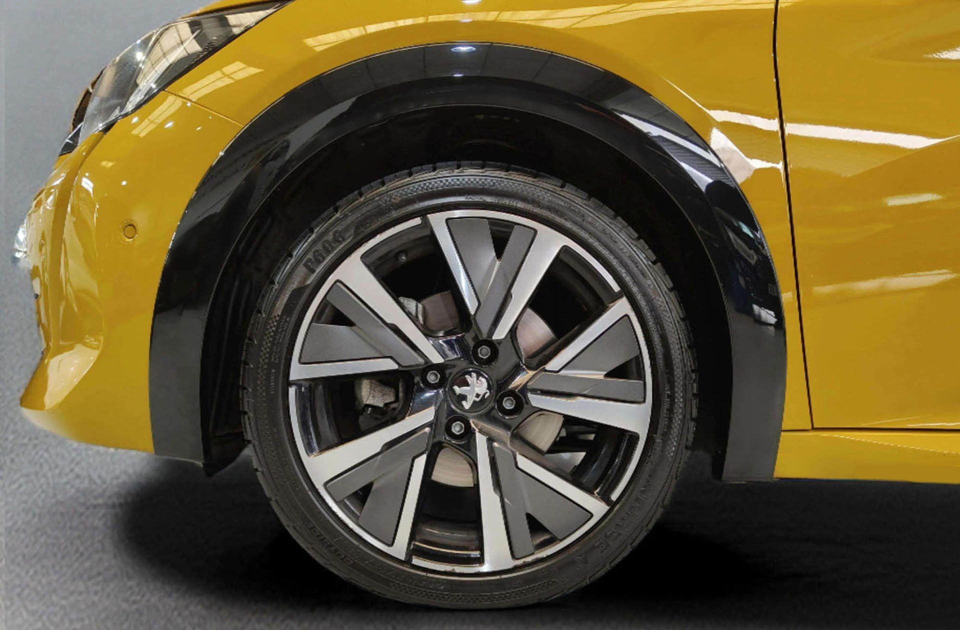 Peugeot 208 PureTech 130 GT EAT8 - foto 48