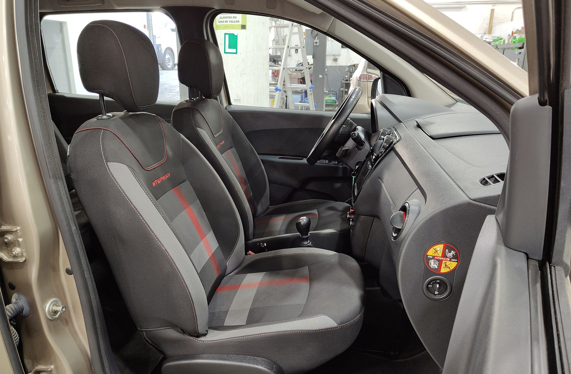 Dacia Lodgy Serie Limitada Xplore TCe GPF 7 plazas - foto 18