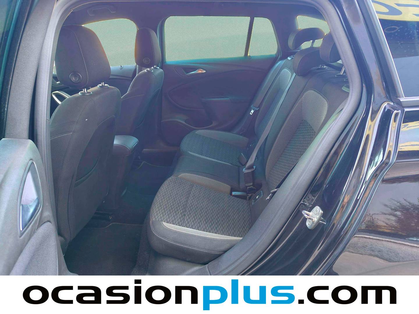 Foto asientos traseros Opel Astra Opel Astra Sports Tourer 1.4T SHT S/S Business Elegance CVT (145 CV)