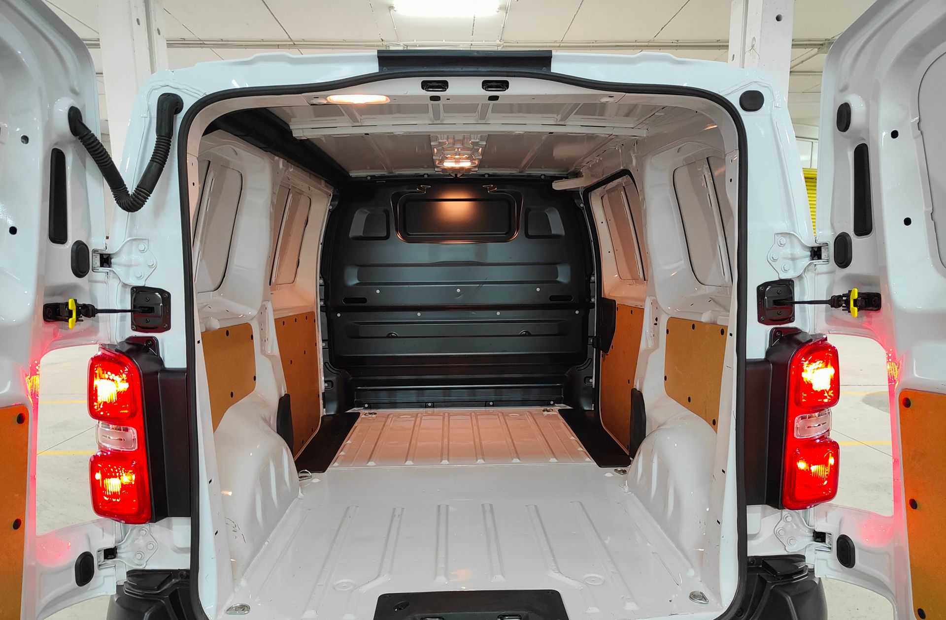 Opel Vivaro Furgon 1.5 BlueHDi M Standart - foto 11