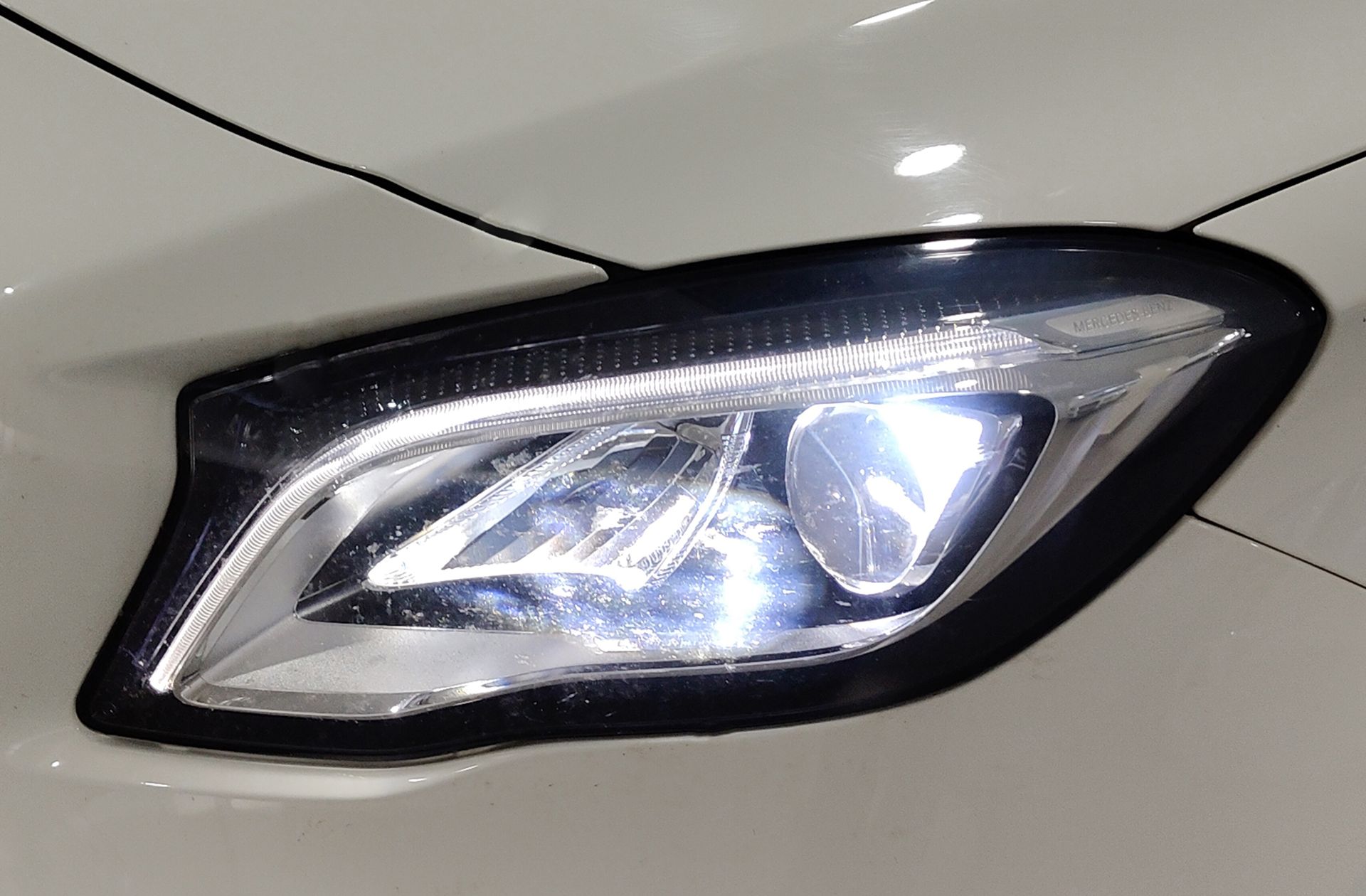 Mercedes-Benz GLA 200 d Pack AMG - foto 14