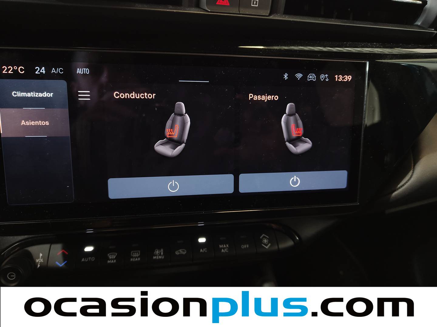 Foto Alfa Romeo Junior Alfa Romeo Junior 1.2 Ibrida Speciale Auto (136 CV)