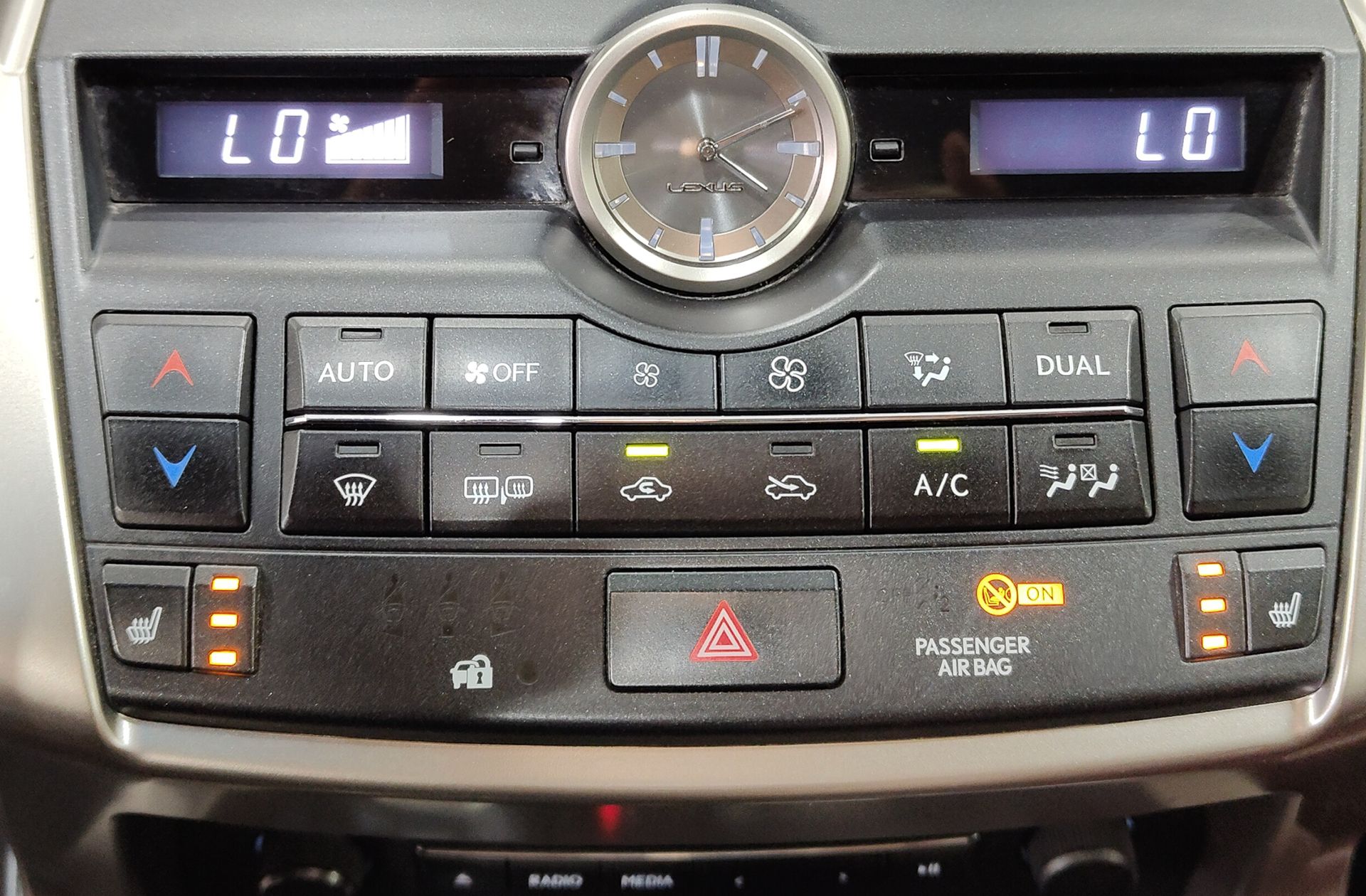 Lexus NX 300h F Sport 4WD Navibox - foto 35