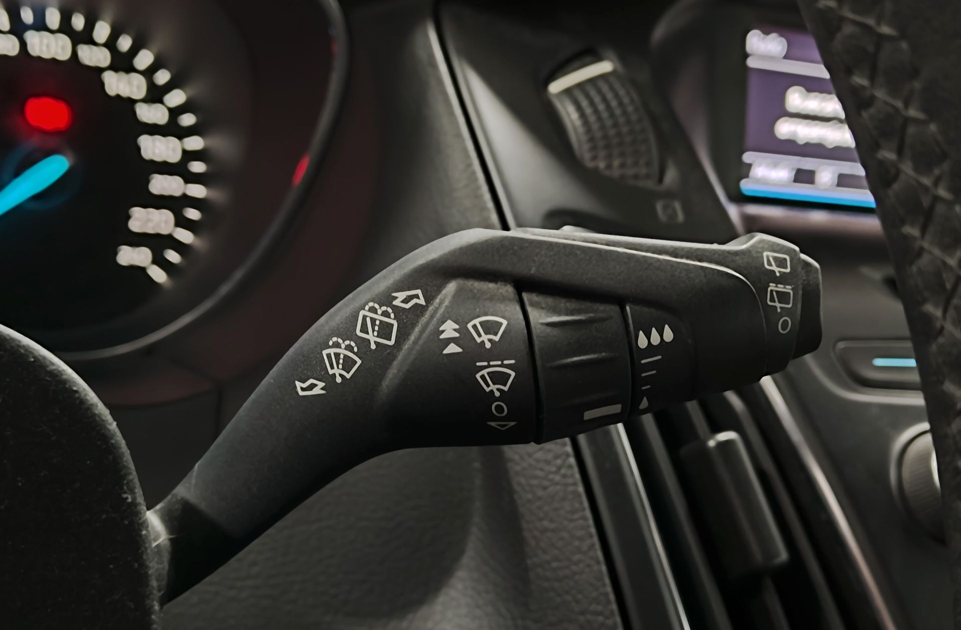 Ford Focus 1.0 EcoBoost Trend+ - foto 22
