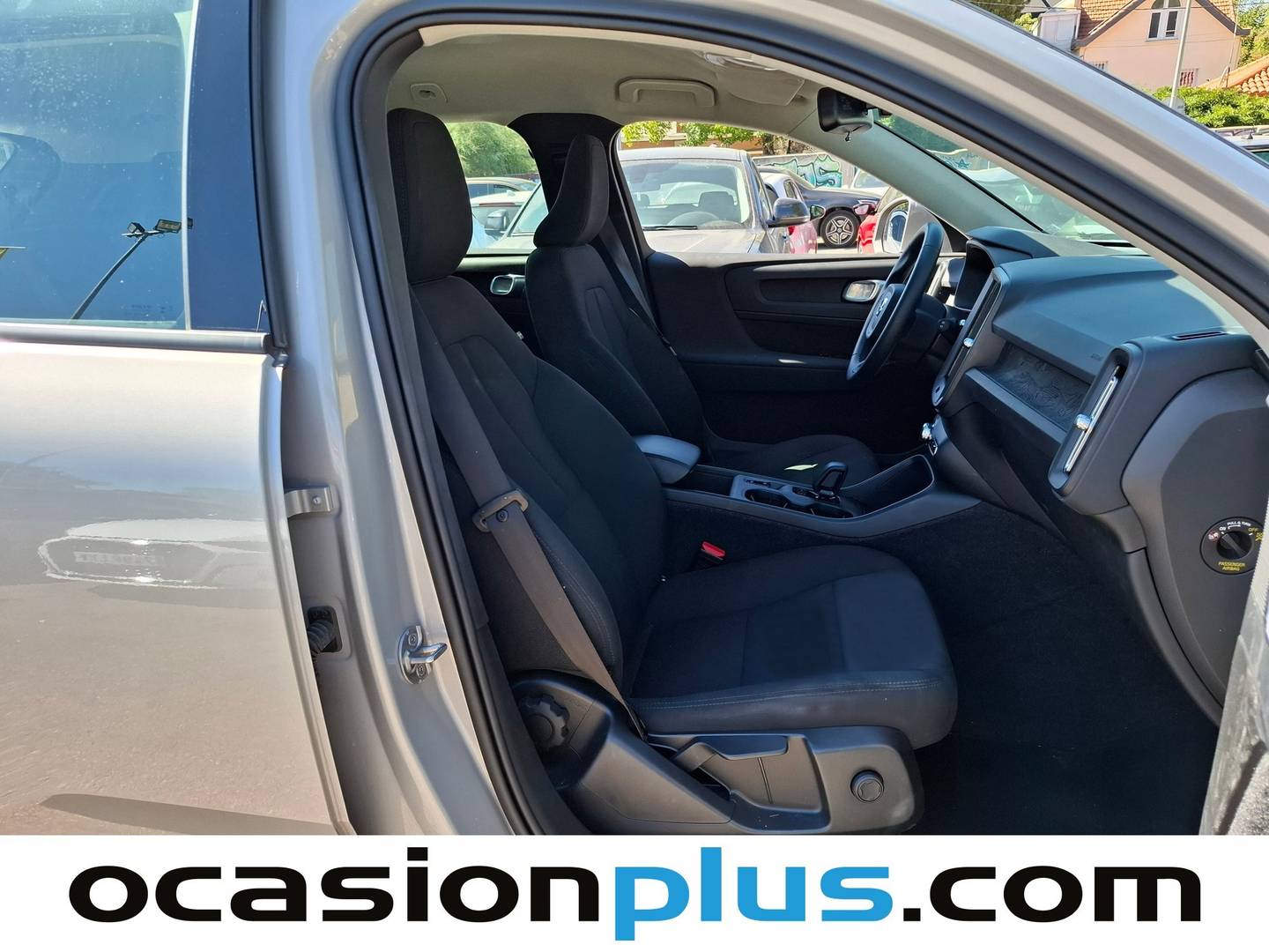 Foto Volvo XC40 Volvo XC40 B3 G Essential Auto (163 CV)