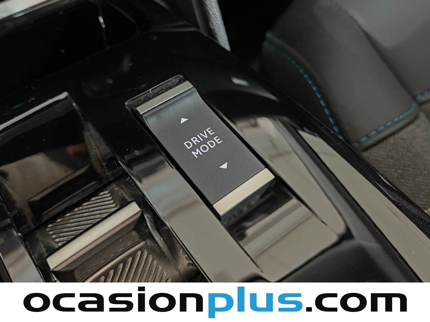 Foto Citroën C4 X Citroen C4 X PureTech 130 S&S Plus EAT8 (131 CV)