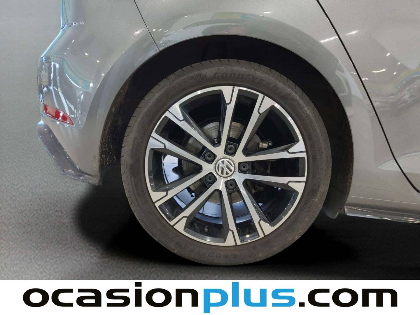 Foto Volkswagen Golf Volkswagen Golf Sport 2.0 TDI (150 CV) DSG Pack R-Line