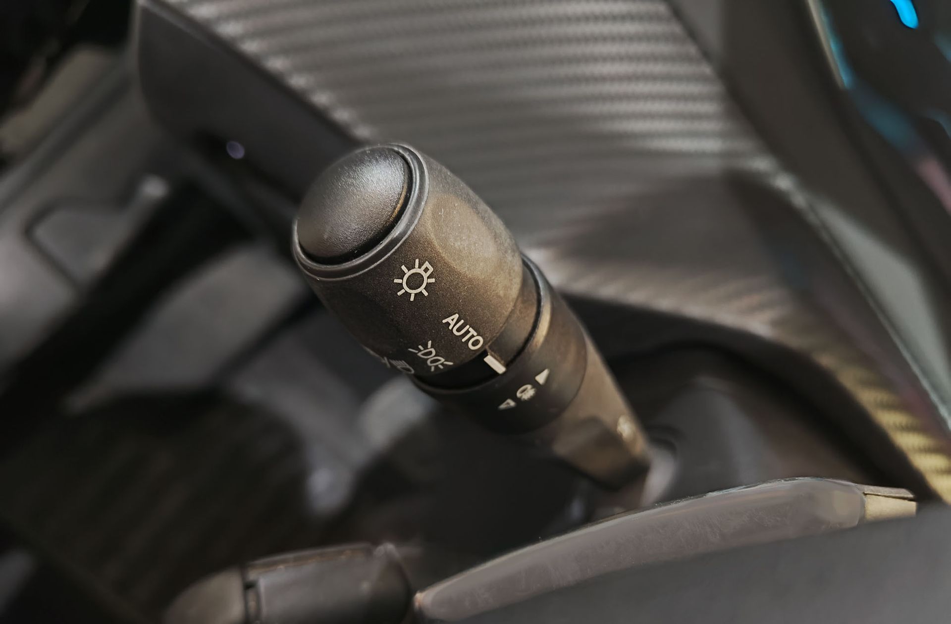 Peugeot 208 Style Hybrid 100 eDCS6 - foto 21