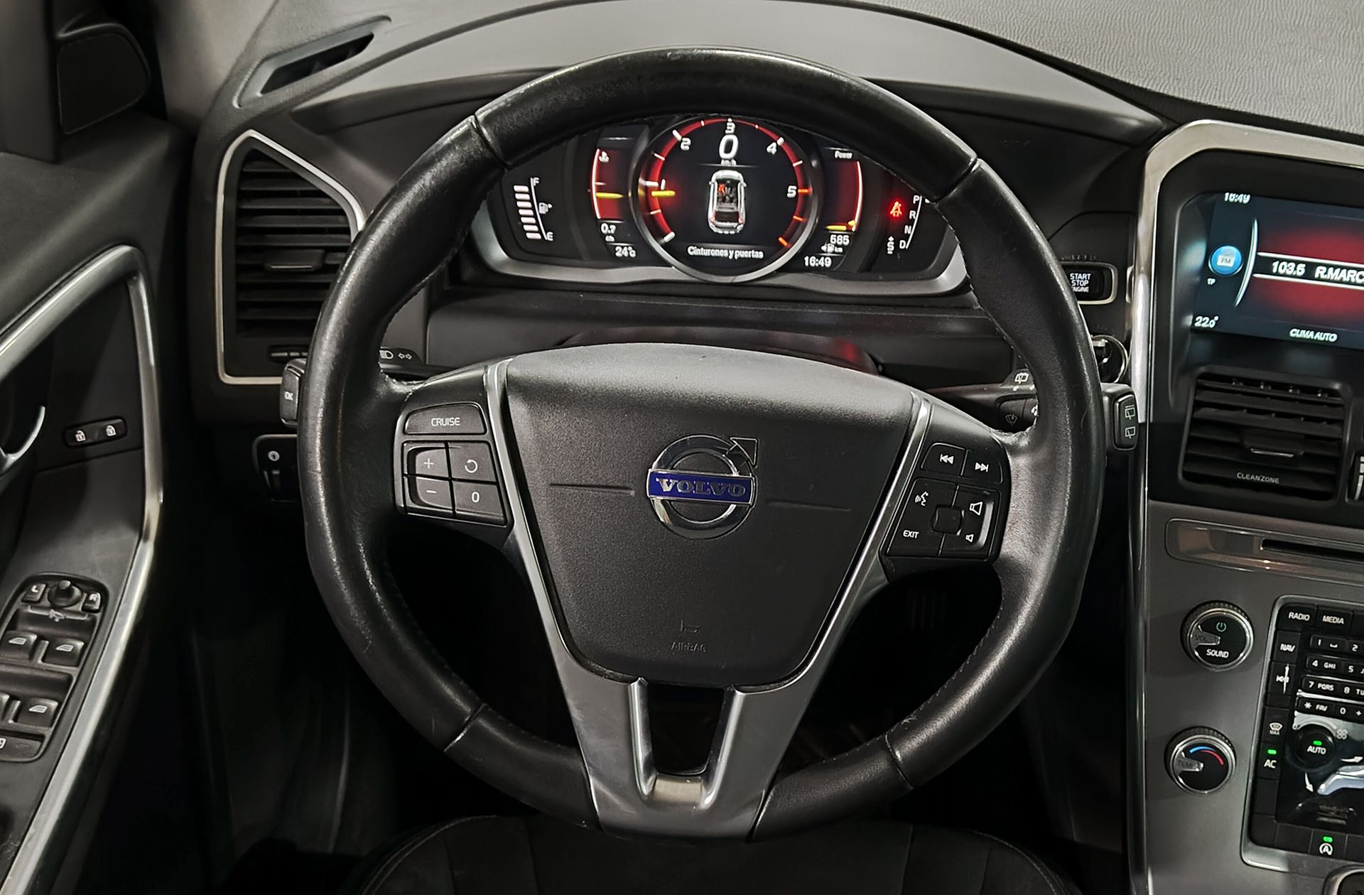 Volvo XC60 D4 Momentum - foto 20