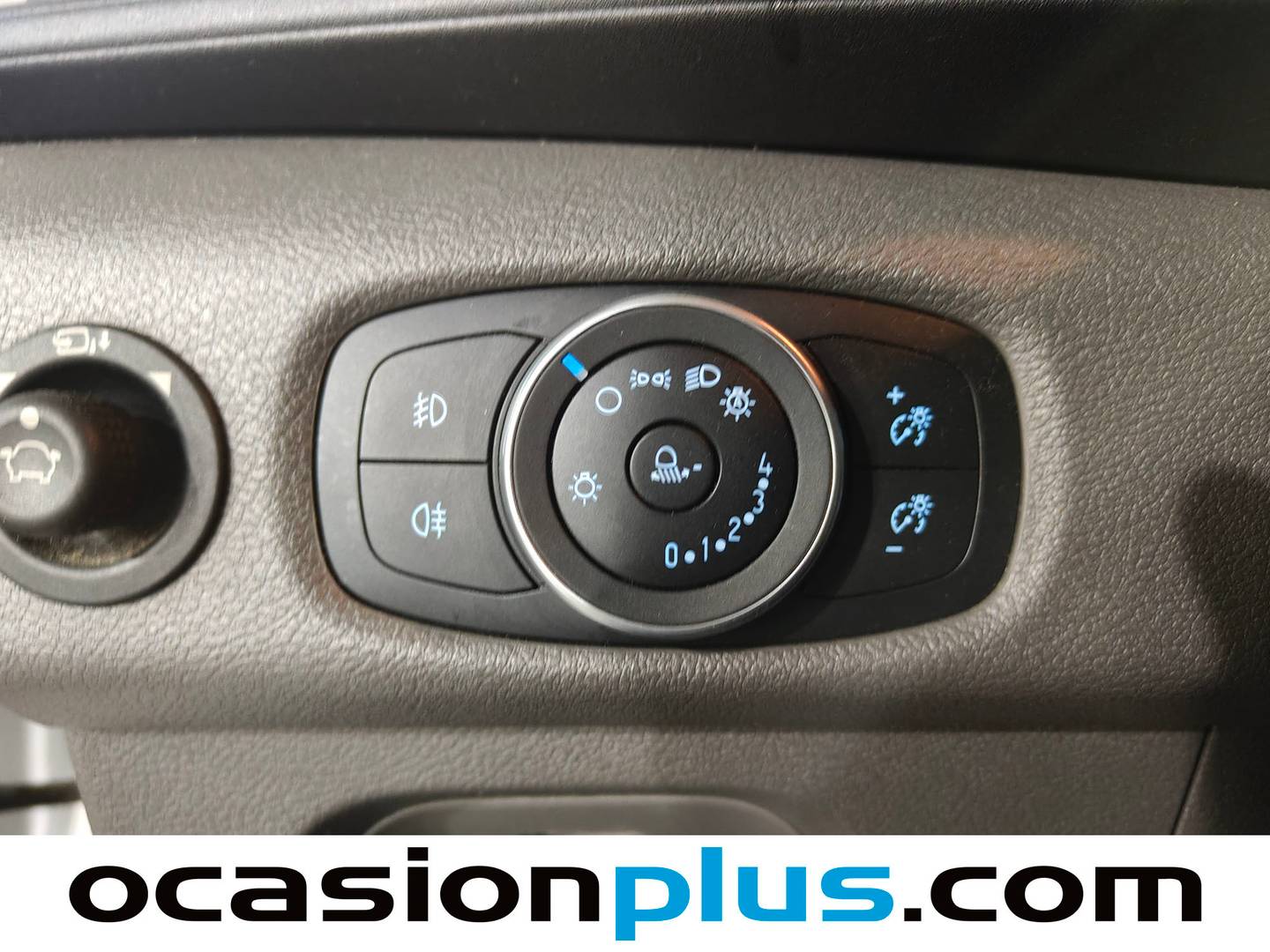 Equipamiento del Ford Transit Ford Transit 310 MHEV L2H2 Trend FWD (130 CV)