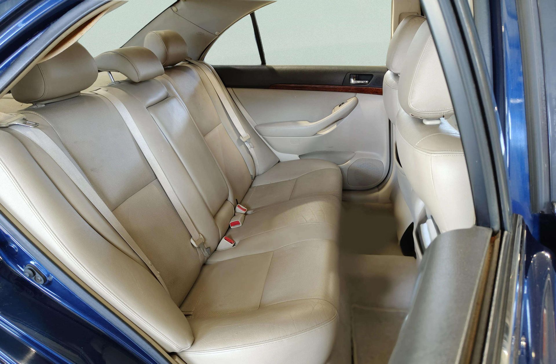 Toyota Avensis 2.0 VVT-I Executive - foto 15