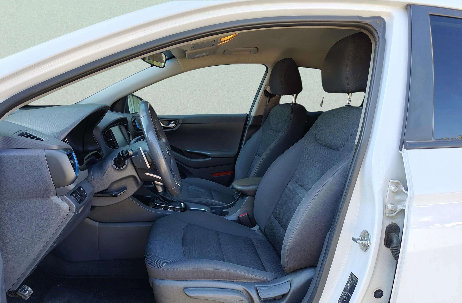 Hyundai Ioniq 1.6 GDI HEV Klass DCT - foto 12