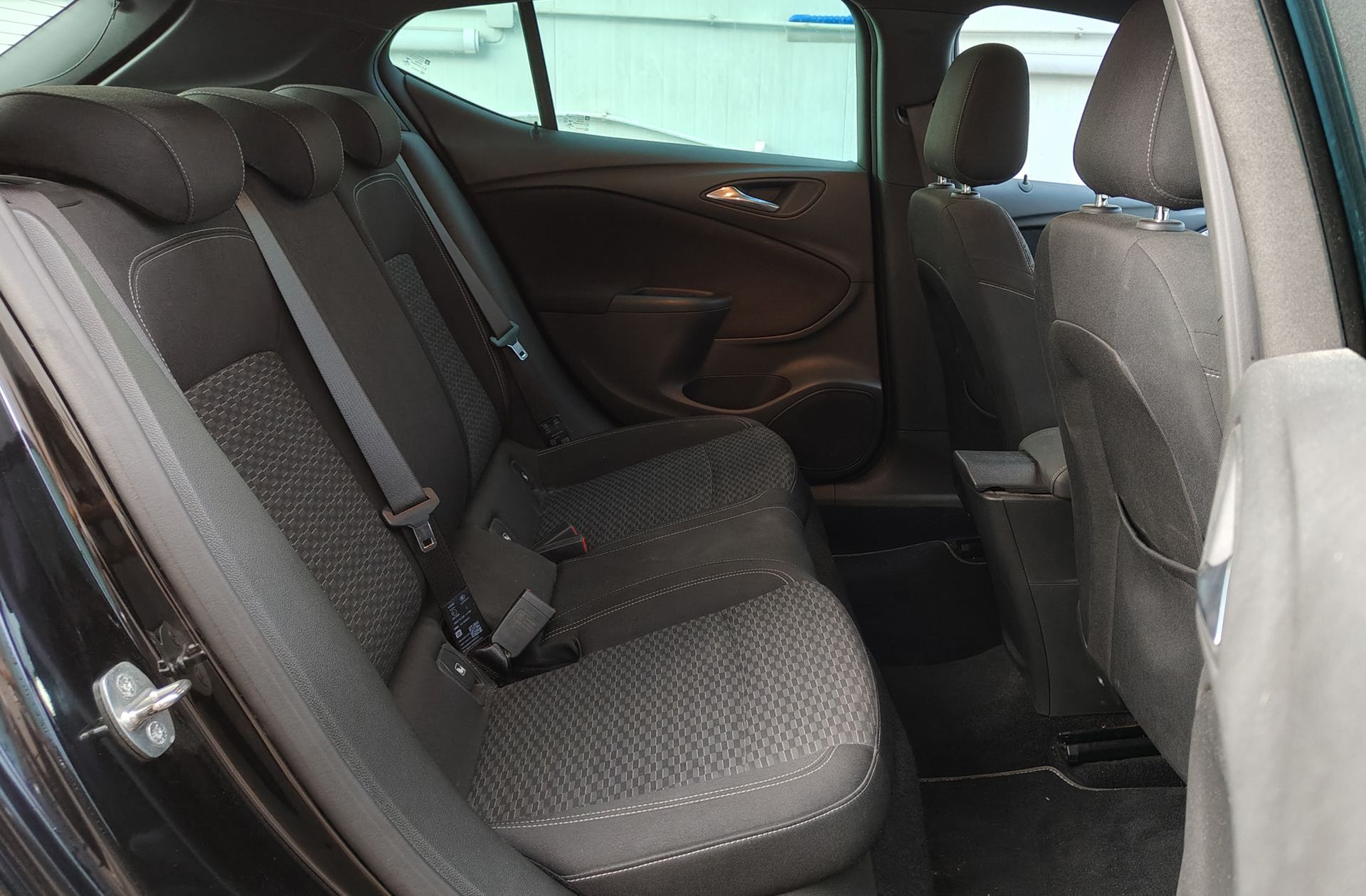 Opel Astra 1.6 CDTi Dynamic - foto 16